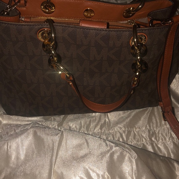 Michael Kors Cynthia Brown Satchel - Picture 1 of 7
